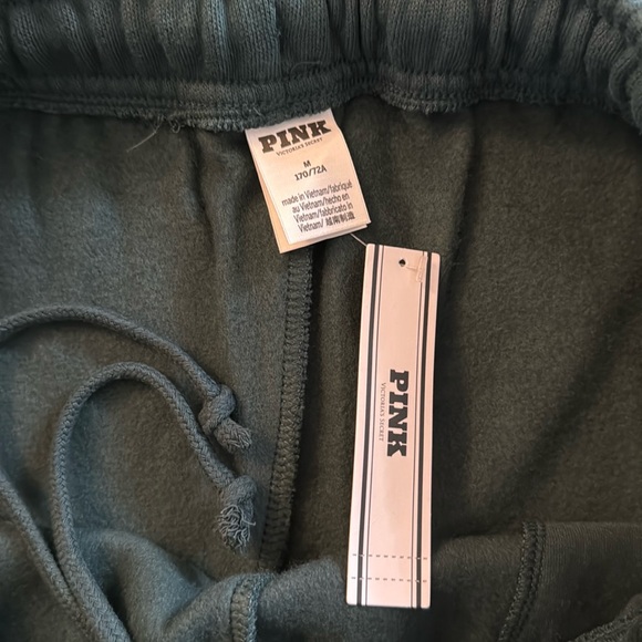 PINK Victoria’s Secret Deep Forest Green Ivy Fleece Campus Sweatpants Medium NWT - Picture 7 of 10
